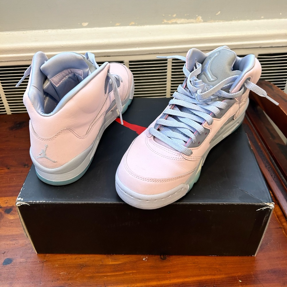 Jordan 5s Easter Pink. Lightly worn a few times. Size 6.5Y/8.5W.
